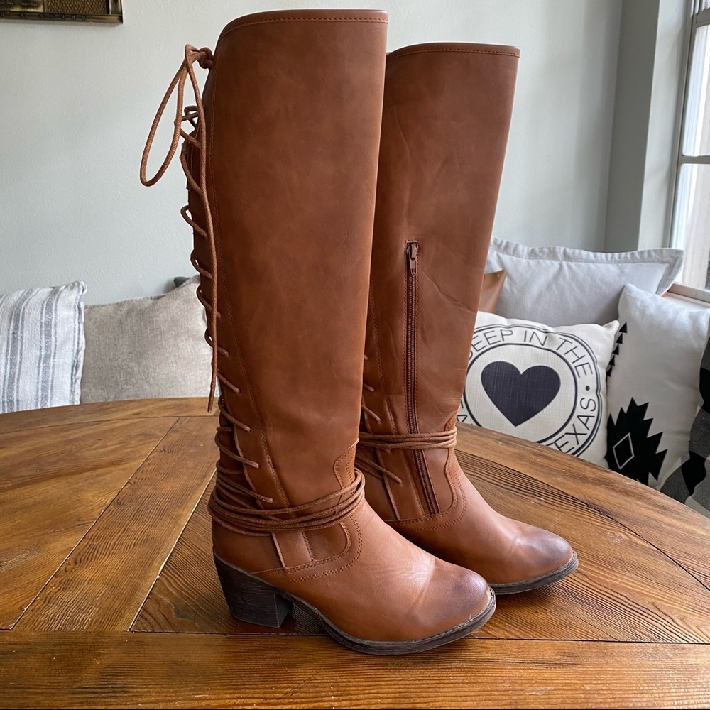 Women’s Lace Up Heeled Boots